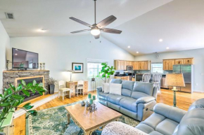 Weaverville Home Hot Tub and Open Living Space